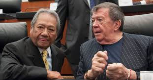 Chabelo se hizo tendencia en las redes sociales de méxico gracias a una ola de memes tras la muerte del príncipe felipe. Chabelo Reappeared On Twitter To Mourn The Death Of Armando Manzanero Memesita