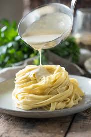 This Homemade Copycat Olive Garden Alfredo Sauce Is A Fast And Easy Dinner And Even Better Than T Copycat Recipes Olive Garden Olive Garden Alfredo Sauce Food