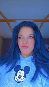 Janine Rowland's Instagram, Twitter & Facebook