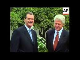 Su elección marcó el final de un período de más de 70 años en el que todos los presidentes de méxico fueron militantes del partido. Usa Mexican President Vincente Fox Meets Bill Clinton 2 Youtube