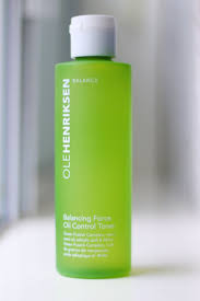 Biossance Squalane Tea Tree Balancing Oil Review From Biossance To Dr Roebuck S 10 Of The Best New Skincare Products Skin Cleanser Products Oil Control Products Acne Treatment
