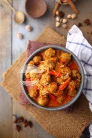 Sambal Goreng Kreni Javanese Meatballs In Spicy Coconut Milk Resep Resep Makanan Makanan Dan Minuman