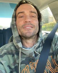 I see you! I see you 5,151,402 beautiful people. Thank you for the love and  support! #luckyman