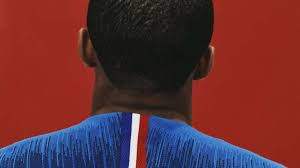 Après avoir remporté la coupe du monde 2018, il est temps de dégoter le maillot officiel. Les Maillots De L Equipe De France Pour La Coupe Du Monde 2018