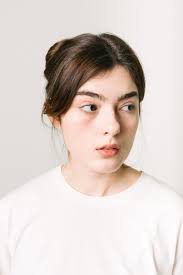 Branding question Hii everyone I'm Yolanda Martinez 👋 But they calls me  Yoli. Ive always been a creative and outgoing person & I love all forms of  art. fell hard in love