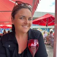 Carissa Ward's Instagram, Twitter & Facebook