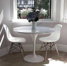 A Table For More Than Two Decorator S Notebook Tulip Dining Table Dining Table Tulip Table
