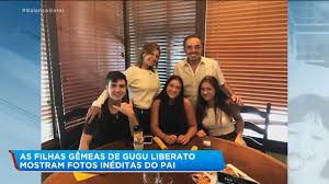 Jun 18, 2021 · as filhas do apresentador gugu liberato, que morreu em novembro de 2019, as gêmeas sofia e marina, deram o gosto de uma espiadinha de uma das mansões da família em orlando, nos eua. Filhas De Gugu Divulgam Fotos Ineditas Do Apresentador Recordtv R7 Balanco Geral