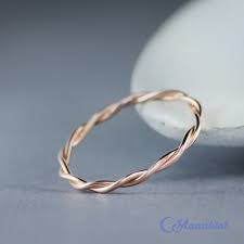 Narrow Rose Gold Twist Womens Wedding Band Moonkist Designs In 2021 Pretty Wedding Rings 14k Rose Gold Wedding Ring Twist Wedding Band