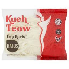 Char kuey teow is a dish that is loved by most malaysians and for those who are not able to head to bukit bintang to have this. Cap Keris Mee Keow Teow Soup 450g Tesco Groceries