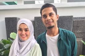 Saya ucapkan terima kasih kepada pengarah, michael ang yang sudi memilih dan menjadikan cinderella sebagai lagu tema drama itu, katanya. Cara Fikry Tegur Itu Kasar Uqasha Senrose Hiburan Mstar