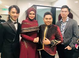 Kabarnya, lagu terbarunya ini adalah ciptaan dari hael hussaini dan ezra kong. Sudah Maklumkan Seminggu Awal Kejutan Siti Nurhaliza Di Pentas Ajl34 Bukan Gimik Saat Akhir Hiburan Mstar