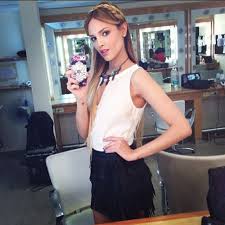 Eiza Gonzalez En 17 Looks Para Amores Verdaderos Eiza Gonzalez Outfits Moda Para Chicos
