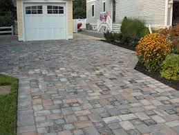 The wall cap has an inside diameter of 32″ and an outside diameter of 50″. Ep Henry Dakota Blend Pavers Pavers Ep Henry Coventry Stone 1 Dakota Blend In A Random Patter Beautiful Driveways Sidewalk Landscaping Front Yard Landscaping