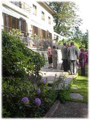 Nous sommes sûr que le personnel ambassades et consulats en finlande parle votre langue parfaitement de sorte que vous aurez aucun problème à communiquer avec eux. Les Ambassades De France Dans Le Monde Page 8