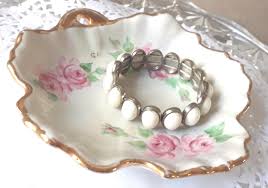 White Gold Vanity Table