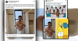 ¿quién más sino gerardo fernández noroña? Norona Posa Con Toalla Y Presume Bano En Javier Quintero Guridi Facebook