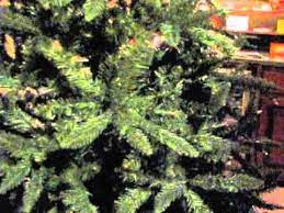 How To Fluff An Artificial Fake Christmas Tree Fake Christmas Trees Artifical Christmas Tree Christmas Decor Diy