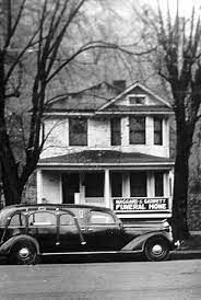 Funeral Home And Limo The Original Maggard And Garrett Funeral Home Now Maggard Brothers On East Main Street Kentuc Hazard Kentucky Old Photos Appalachia