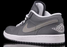 Air Jordan 1 Low Cool Grey Medium Grey Eu Kicks Sneaker Magazine Sneaker Magazine Air Jordans Casual Sneakers