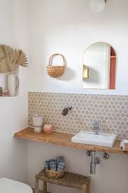 Hier geben wir ideen, wie sie schön ihr gäste wc gestalten können. Gaste Wc Makeover Mit Handgetopferten Fliesen Leelah Loves