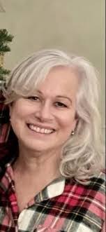 Lisa Burnham's Instagram, Twitter & Facebook