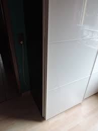 Da sie den schrank wahrscheinlich auch mit türen versehen. á… Spalte Bei Schiebetur Pax Schrank Erfahrungen Von Bauherren Und Bauexperten