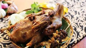 Namun hasilnya pedas mantap dan sangat enak. 7 Kuliner Bebek Enak Di Surabaya Harganya Ramah Di Kantong Halaman All Tribun Travel