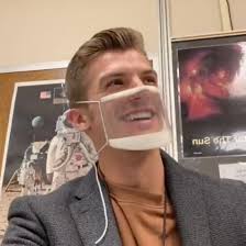 The best type of mask to wear is one with a tight seal across the bridge of the nose, dr. Reviews Clearmask