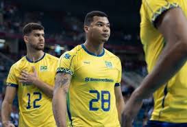 Seleção brasileira de vôlei masculina enfrenta a França e ainda não está classificada para a fase final da VNL