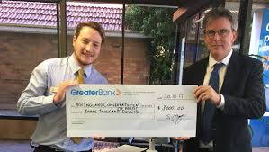 Schon ab einer monatlichen sparrate von 25 euro. Necom Receives 3000 Donation From Greater Bank The Armidale Express Armidale Nsw