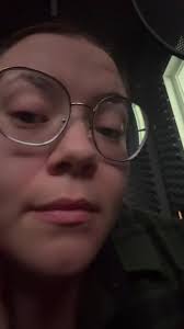 Dos Nuevos Lanzamientos: Falling For Them y Feathers