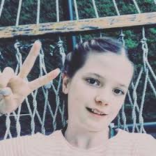 Ella Wheaton (lolella11)