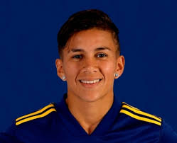 Fernández probó a la arquera de boca con un tímido disparo. Futbol Femenino El Plantel Femenino