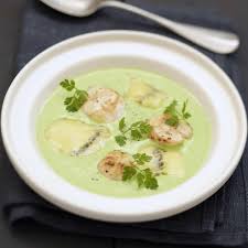 Apprécié pour son onctuosité, le velouté se prête à tous les goûts. Soupes Potages Et Veloutes Nos Idees Recettes Pour Un Repas De Fete Raffine Cuisine Madame Figaro