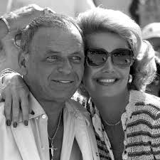 Casi veinte años después de la muerte de Frank Sinatra, murió Barbara, su  última esposa