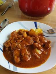 Gulasch Im Schnellkochtopf Von Reddragon83 Chefkoch Rezept Gulasch Rezepte Gulasch Rezept Einfach