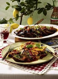 Unser Beliebtes Rezept Fur Zweimal Geschmorter Rinderbraten In Chianti Und Mehr Als 55 000 Weitere Kostenlose Rezepte Auf Lecker De Rinderbraten Rezepte Lecker
