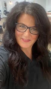 Kari Perkins's Instagram, Twitter & Facebook