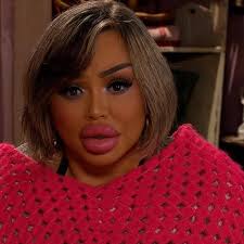 Quien fuera Nachita que solo con poner su cara de pndja le daban todo  gratis y todavia a su avanzada edad levantaba pasiones consiguiéndose un  segundo marido. Reina infravalorada sin duda💋