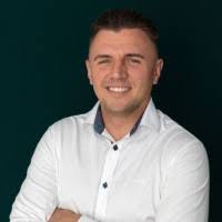 90+ Profile mit dem Suchbegriff „Kesler“