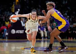 Caitlin Clark and Indiana Fever win 1st game of season, beat LA Sparks  78-73 in front of 19,103 – WKRG News 5