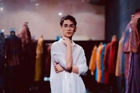 Perancang busana oscar lawalata telah memutuskan untuk mengubah jenis kelaminnya menjadi pilihan oscar, apapun itu, saya support karena bagaimanapun kamu adalah anak saya. Desainer Oscar Lawalata Kakak Mario Lawalata Pilih Menjadi Seorang Wanita Sang Ibu Apapun Itu Saya Support
