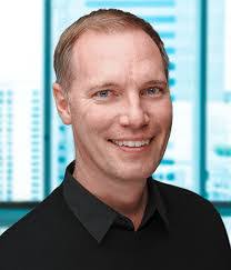 Robert Holzhauser's Instagram, Twitter & Facebook