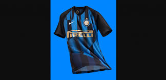 O manto traz o nome do jogador em destaque no clube (lukaku / 9). Inter De Milao E Nike Lancam Camisa 10 Em 1 Para Classico Contra O Milan