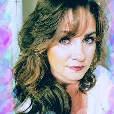 Lynne Sauve's Instagram, Twitter & Facebook