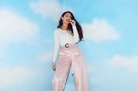 Alessia cara net worth alessia cara was born on july 11, 1996, is r/b singer. Alessia Cara Age Height Boyfriend Career Biography Megastarsbio Com