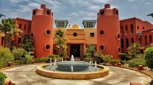 Yes, free parking is available to guests. Sheraton Miramar Resort El Gouna Agypten Holidaycheck