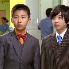 Goo in jong çocuğu eve alır ama karısı onu miras davası yüzünden evden atar.12 yıl sonra tak goo, in jong'un doğum gününde kendinin in jong'un resmi çocuğu olduğunu söyler. King Of Baking Kim Tak Goo Episode 4 Mydramalist