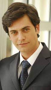 Estava afastado dos ecrãs e do teatro desde 2011, mas oswaldo loureiro tinha já uma carreira cheia no teatro, cinema e televisão. Morre Aos 42 Anos O Ator Leonardo Machado Da Novela Viver A Vida